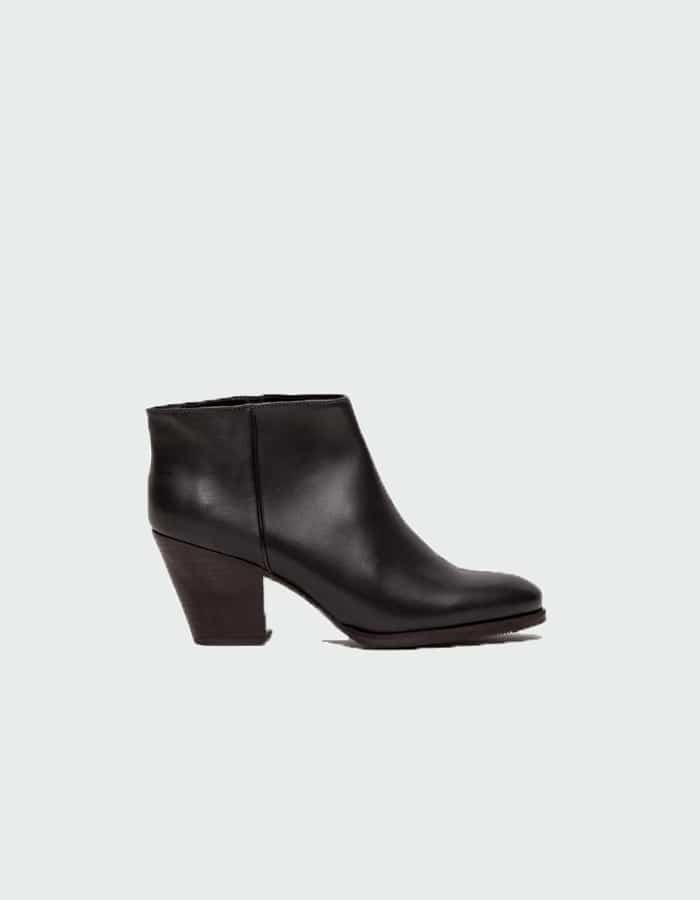 Mars in Black/Black